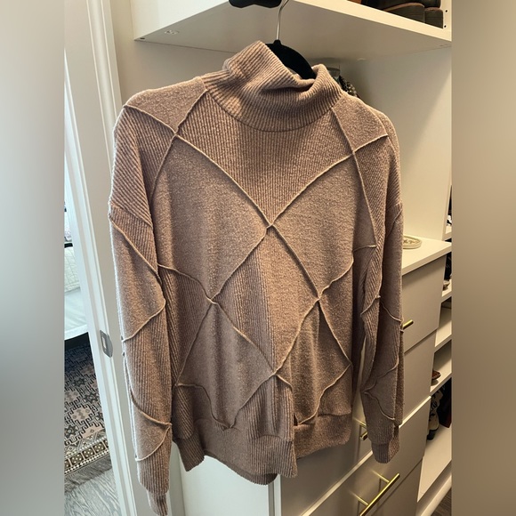 Sweater - Picture 2 of 11
